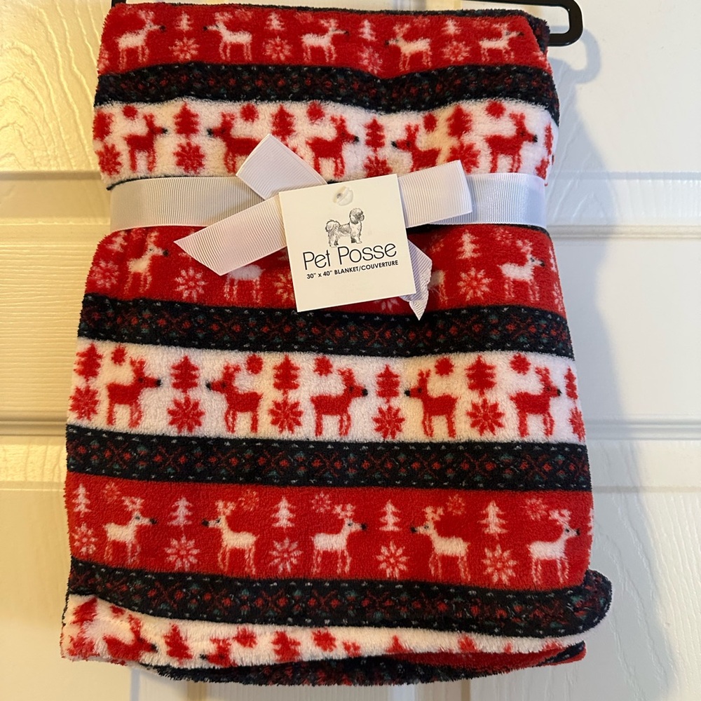Pet Posse Red and White Cozy Blanket